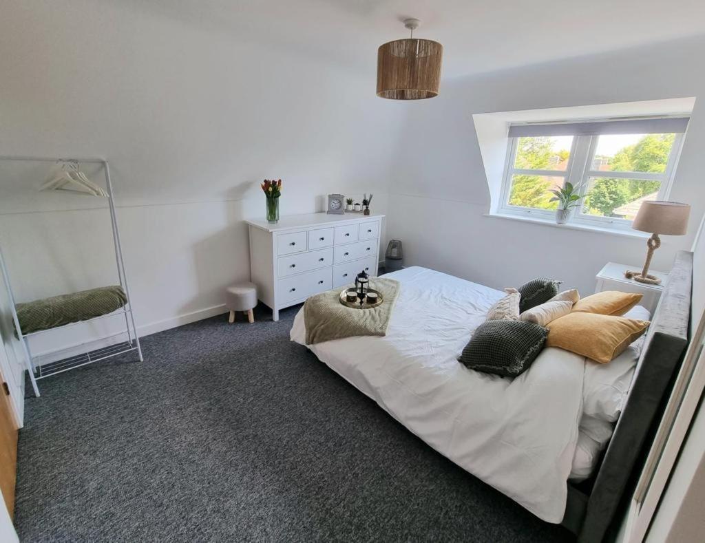 Centrally Located Boscombe Beach Apart With Parking Bournemouth Exterior photo